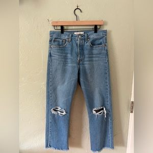 Levi’s Wedgie Straight Medium Wash Size 30